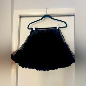 Black crinoline.